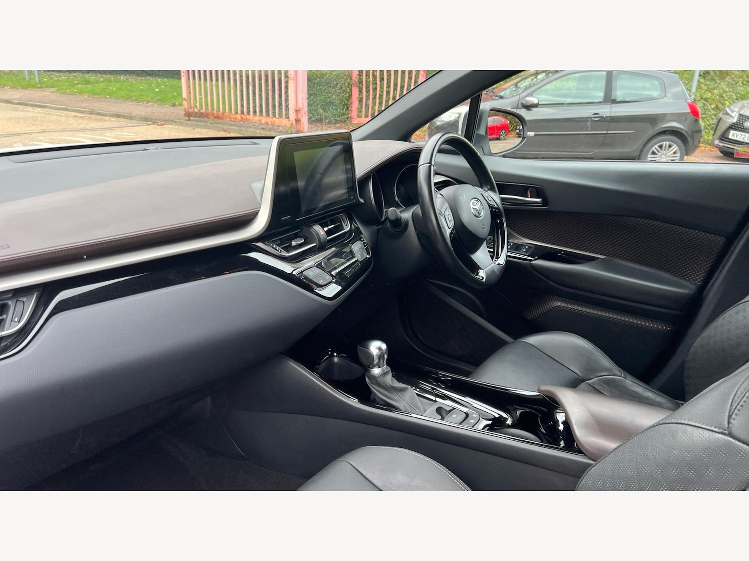 Used Toyota C-HR 2019 for sale - 76423868: Photo 12