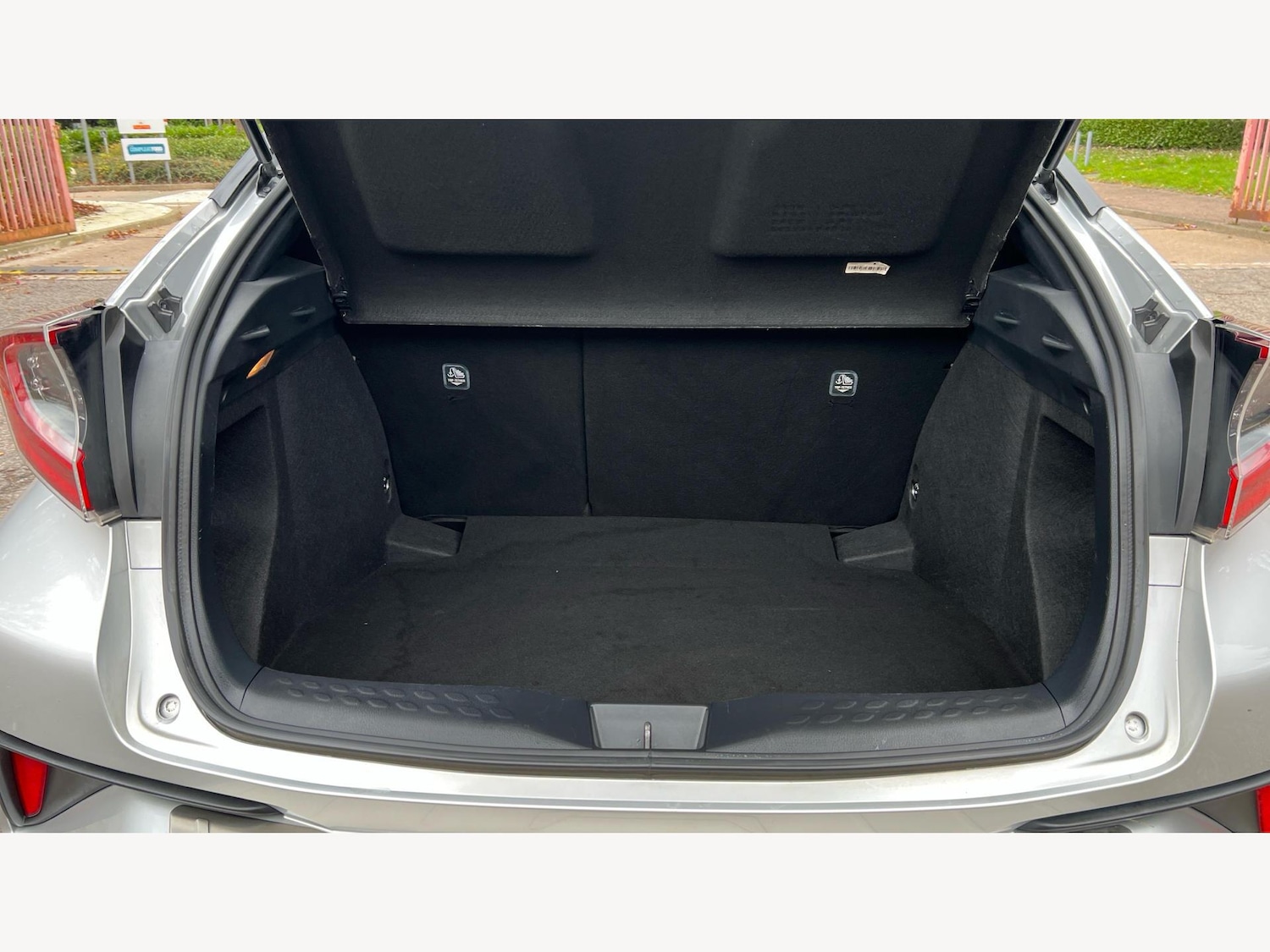 Used Toyota C-HR 2019 for sale - 76423868: Photo 16