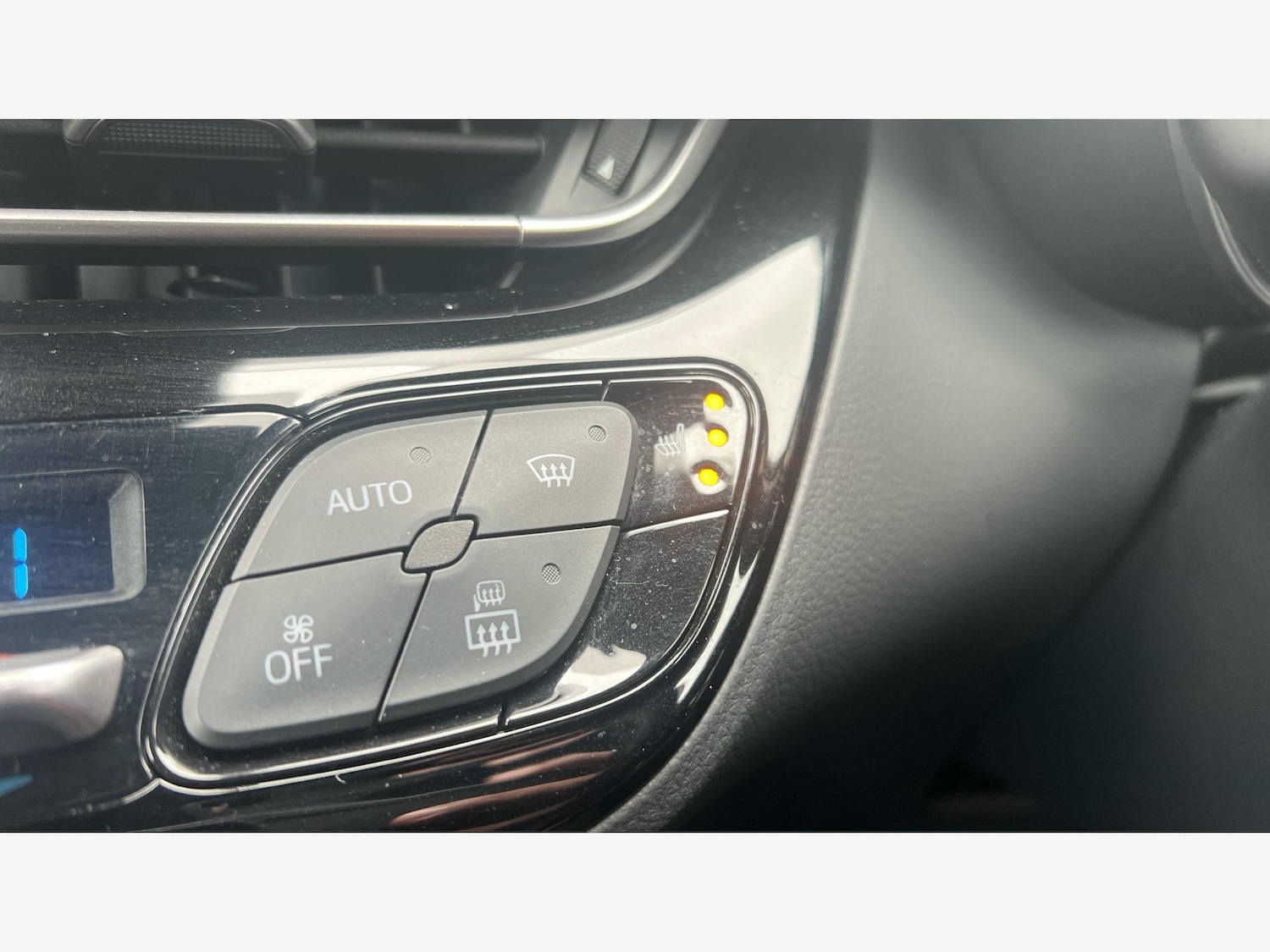 Used Toyota C-HR 2019 for sale - 76423868: Photo 22