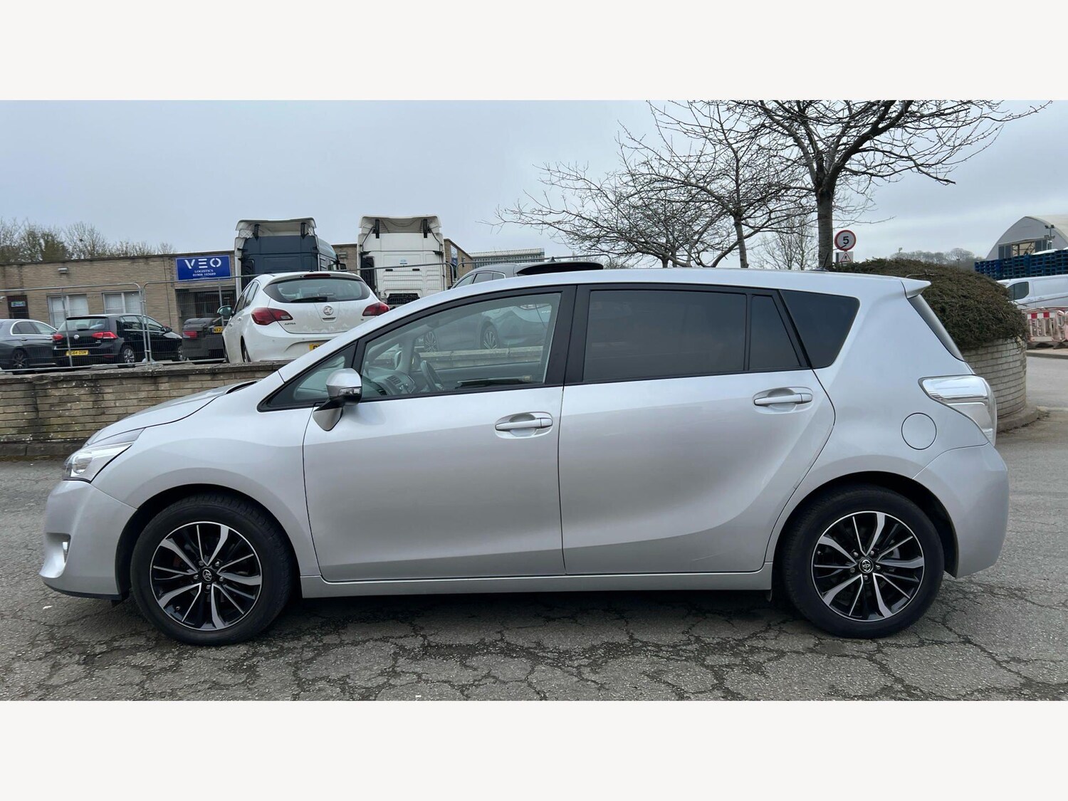 Used Toyota Verso 2017 for sale - 77854162: Photo 19
