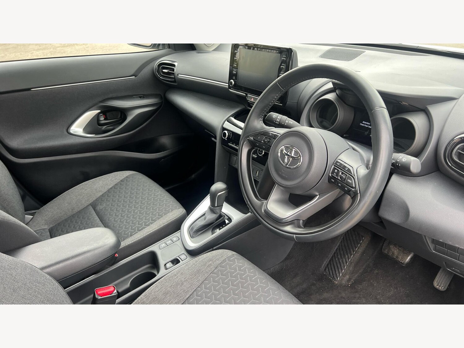 Used Toyota Yaris Cross 2023 for sale - 77278933: Photo 13