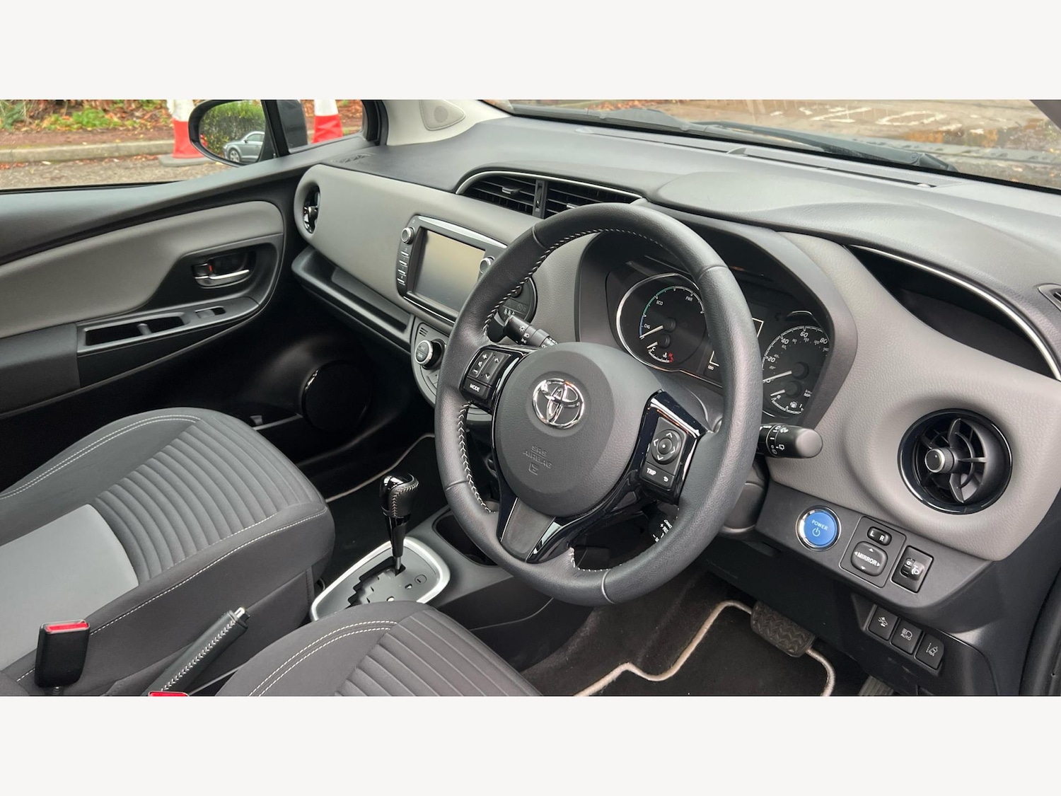 Used Toyota Yaris 2017 for sale - 76512959: Photo 13