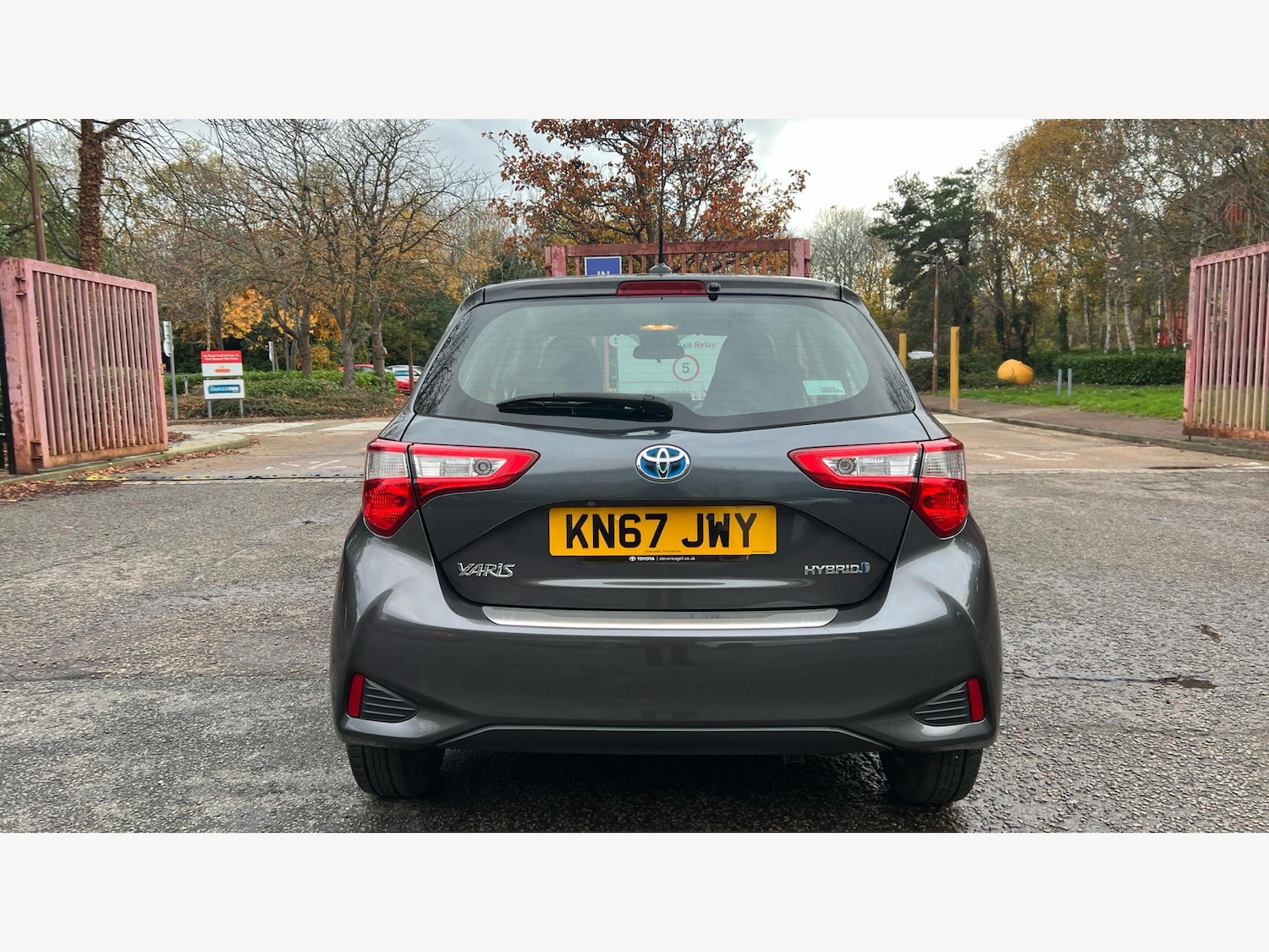 Used Toyota Yaris 2017 for sale - 76512959: Photo 21