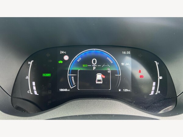 Used Toyota Yaris Cross 2024 for sale - 76239033: Photo 11