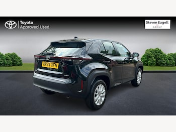 Used Toyota Yaris Cross 2024 for sale - 76239033: Photo 2