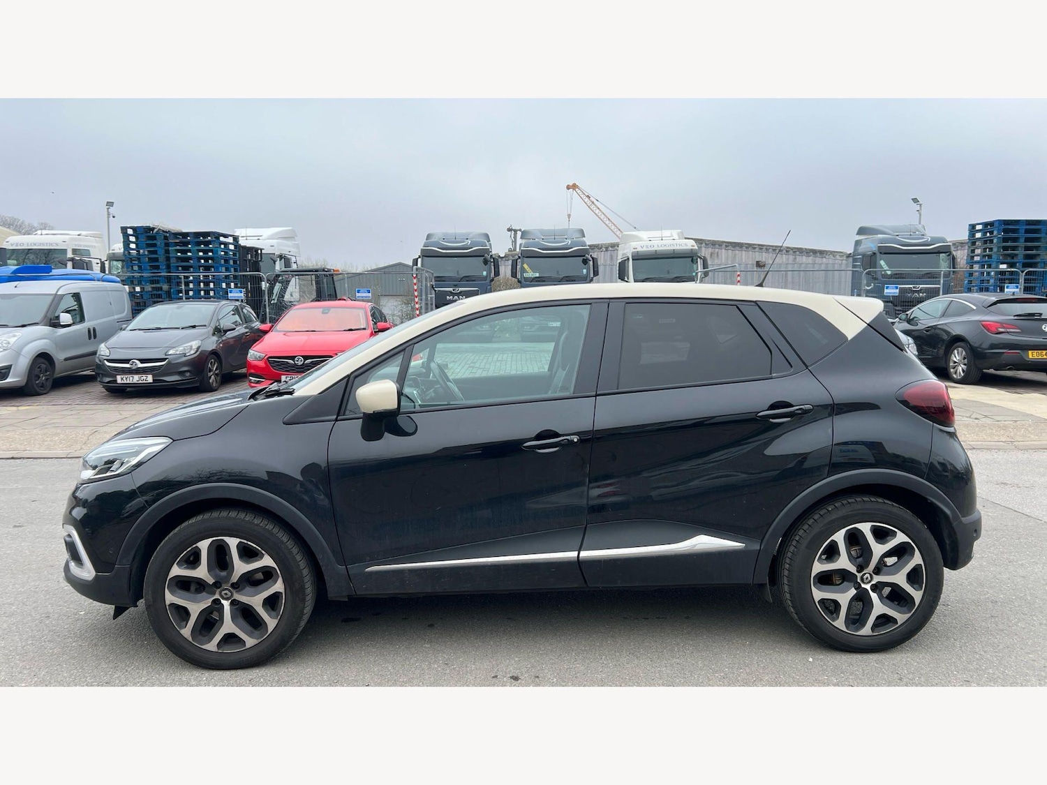 Used Renault Captur for sale - 77854118: Photo 19