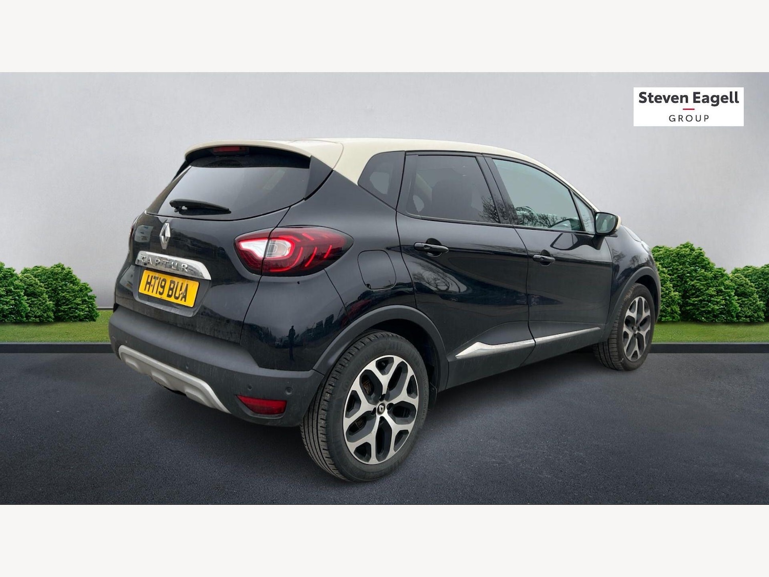 Used Renault Captur for sale - 77854118: Photo 2