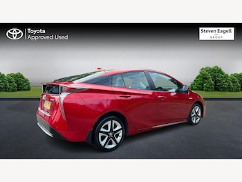 Used Toyota Prius 2017 for sale - 76190099: Photo 2