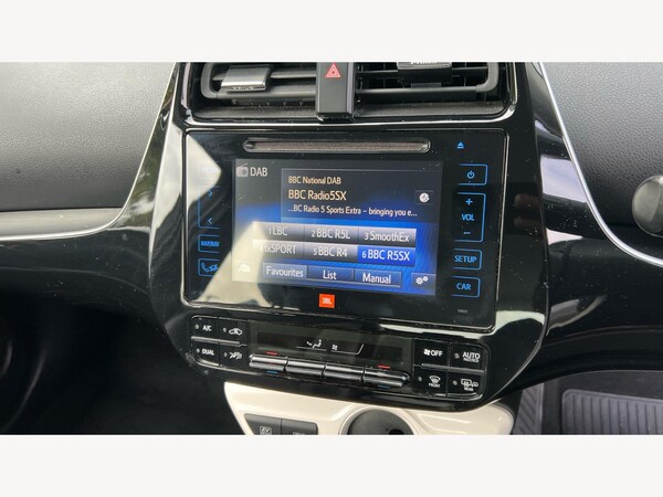 Used Toyota Prius 2017 for sale - 76190099: Photo 9