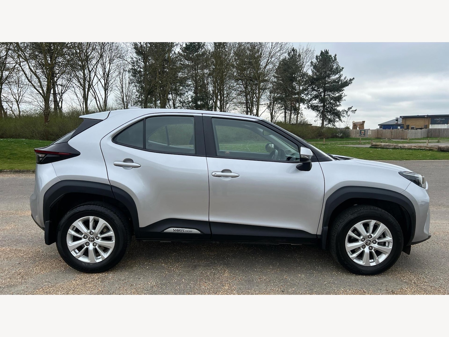 Used Toyota Yaris Cross 2023 for sale - 77425382: Photo 18