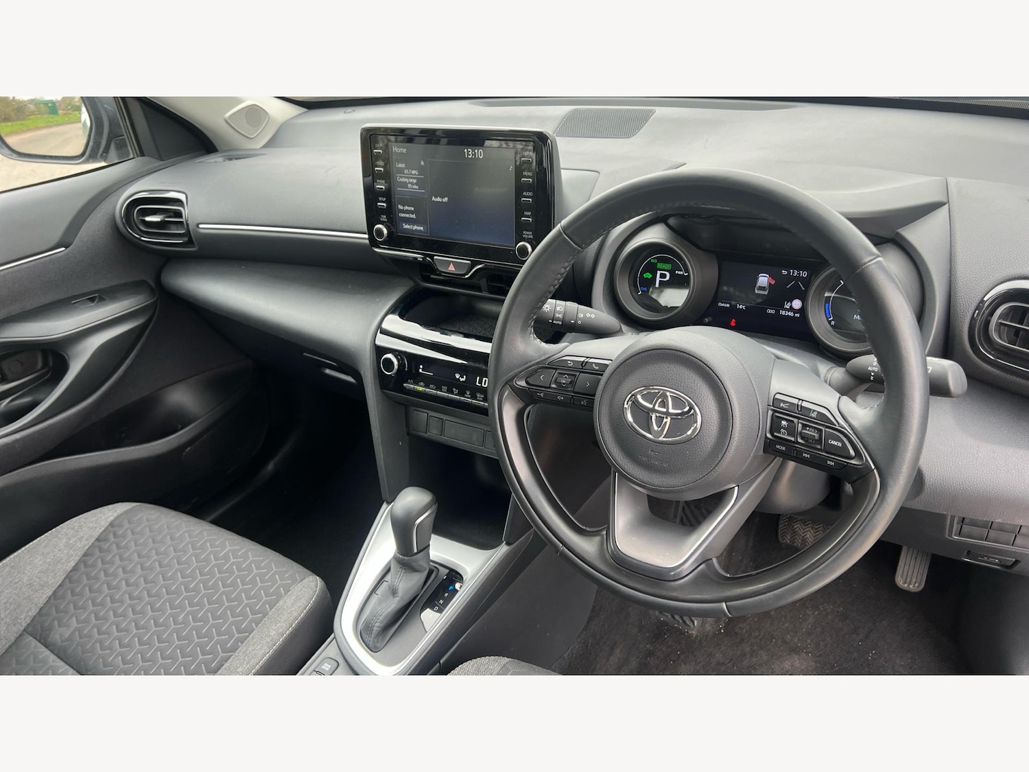 Used Toyota Yaris Cross 2023 for sale - 77425382: Photo 7