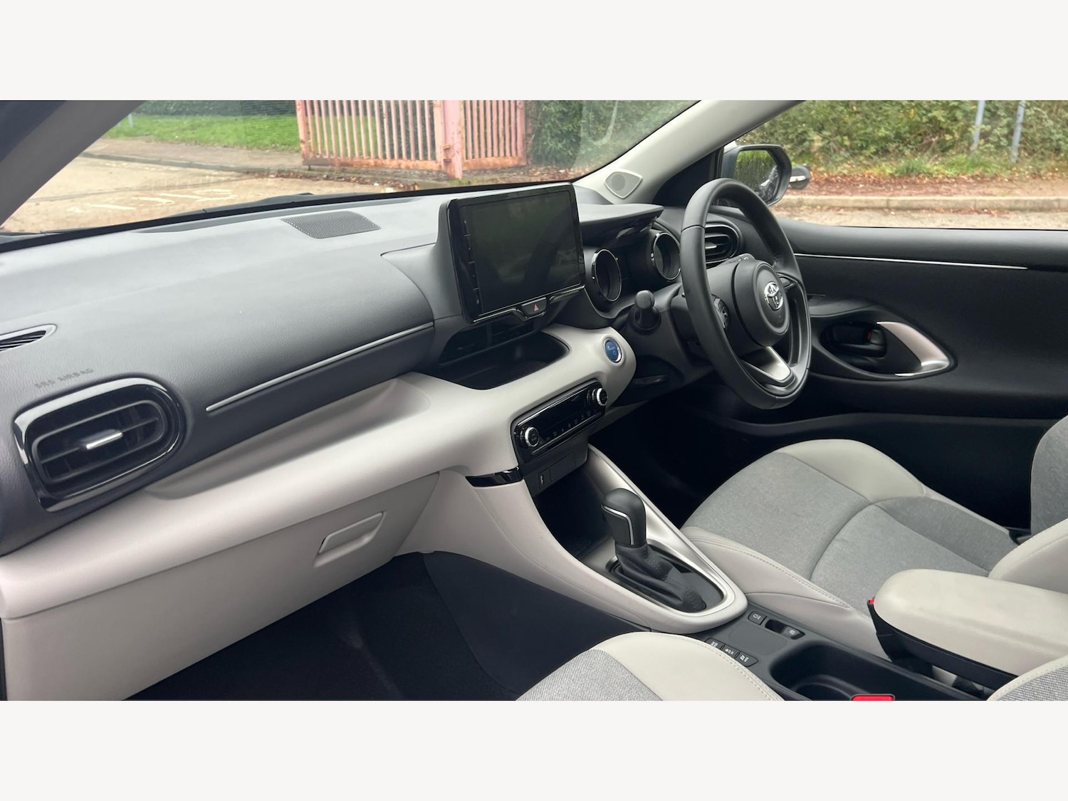 Used Toyota Yaris 2023 for sale - 77120718: Photo 12