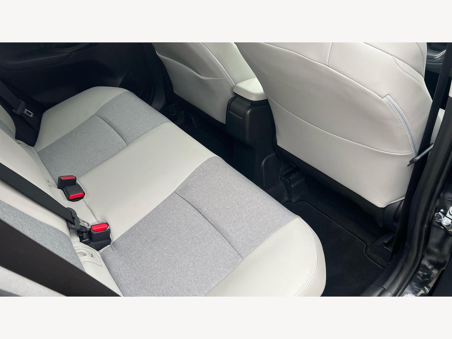 Used Toyota Yaris 2023 for sale - 77120718: Photo 14