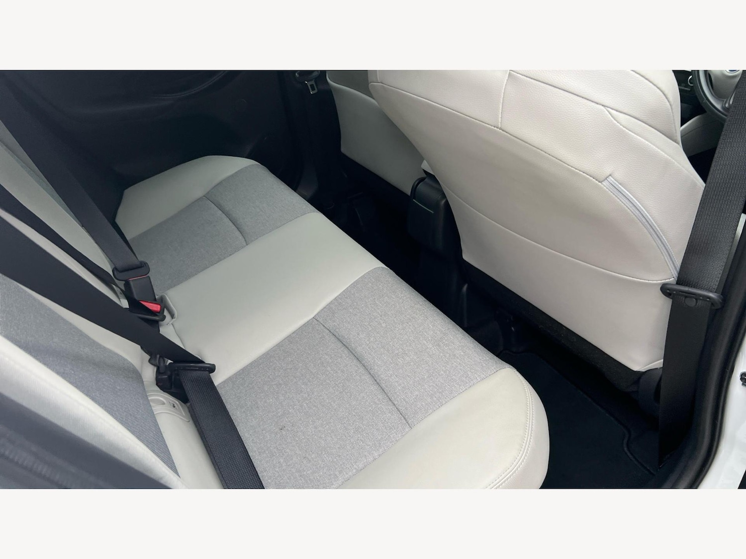 Used Toyota Yaris 2022 for sale - 76337801: Photo 14