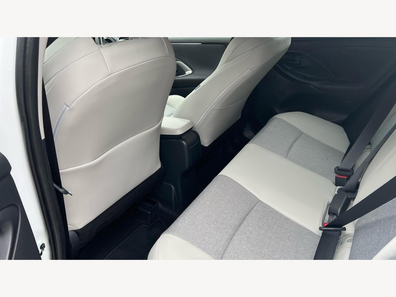 Used Toyota Yaris 2022 for sale - 76337801: Photo 15