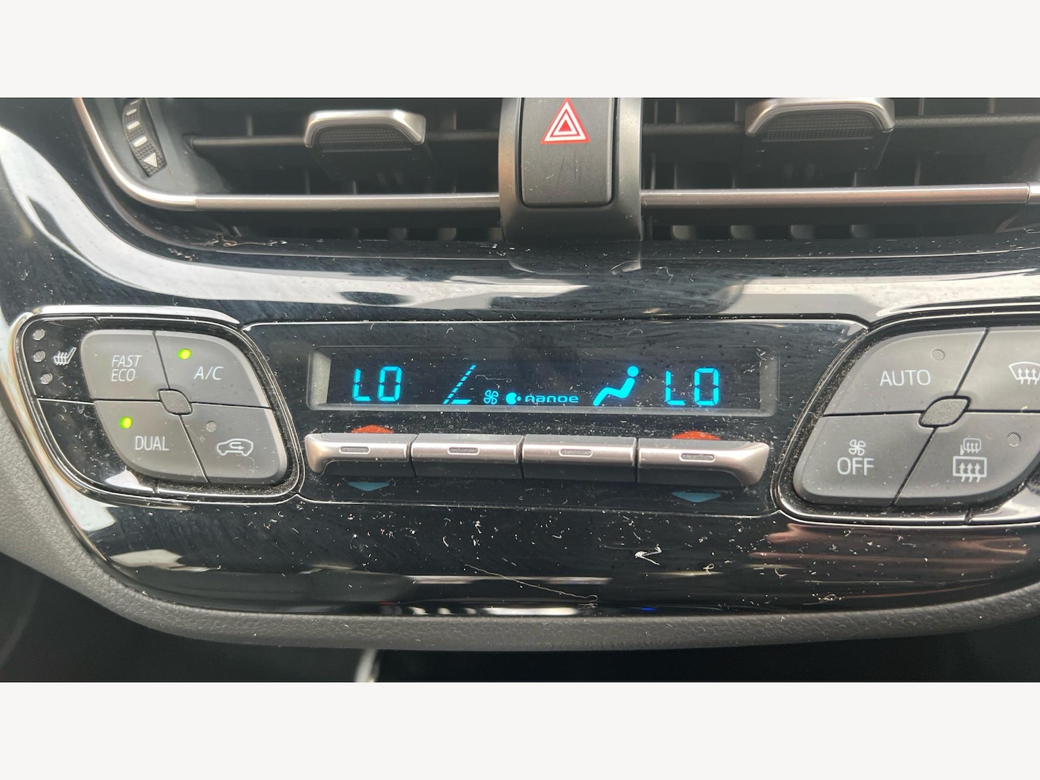 Used Toyota C-HR 2020 for sale - 77315250: Photo 24