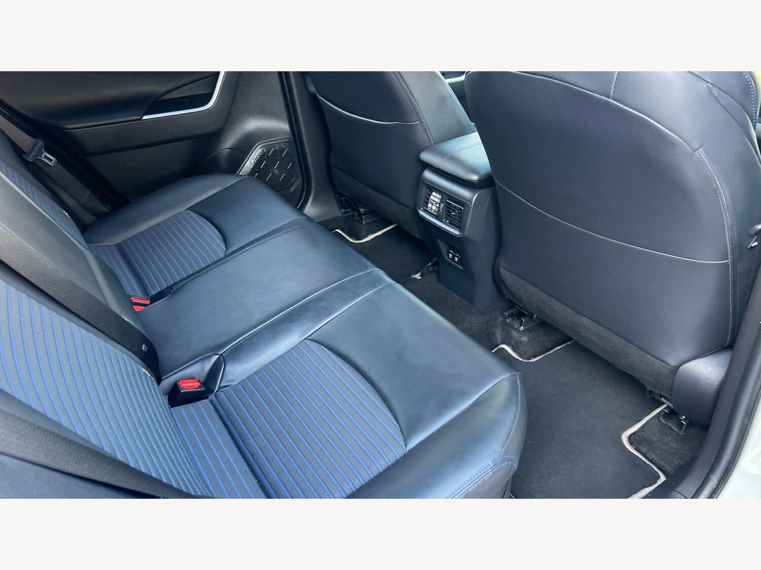 Used Toyota RAV4 2020 for sale - 77683869: Photo 14