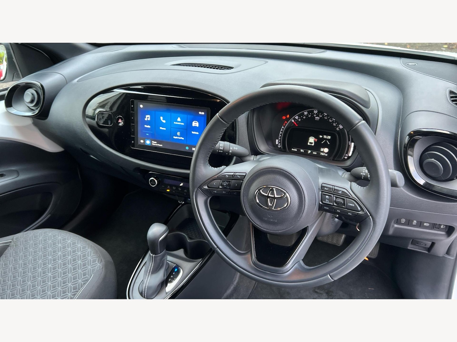 Used Toyota Aygo X for sale - 76728042: Photo 8
