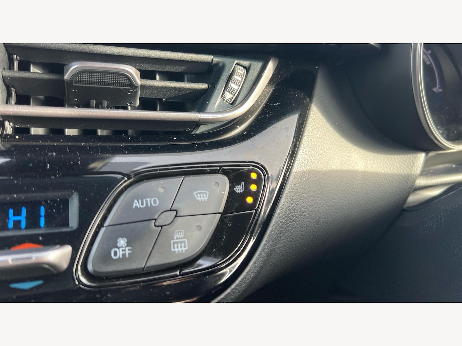 Used Toyota C-HR 2022 for sale - 76425511: Photo 22