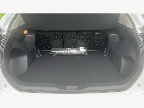 Used Toyota Yaris Cross 2024 for sale - 76239860: Photo 16