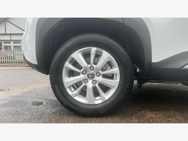 Used Toyota Yaris Cross 2024 for sale - 76239860: Photo 20