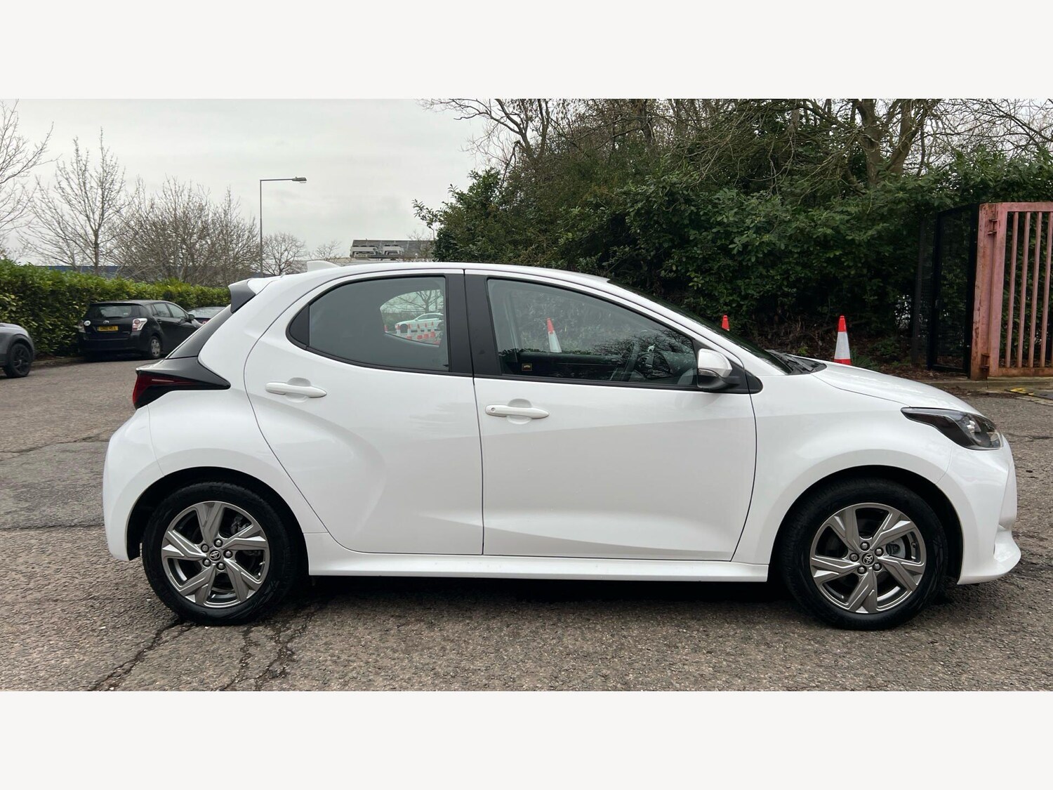 Used Toyota Yaris for sale - 77683150: Photo 18