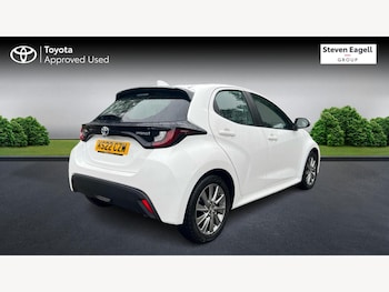 Used Toyota Yaris 2022 for sale - 76167182: Photo 2