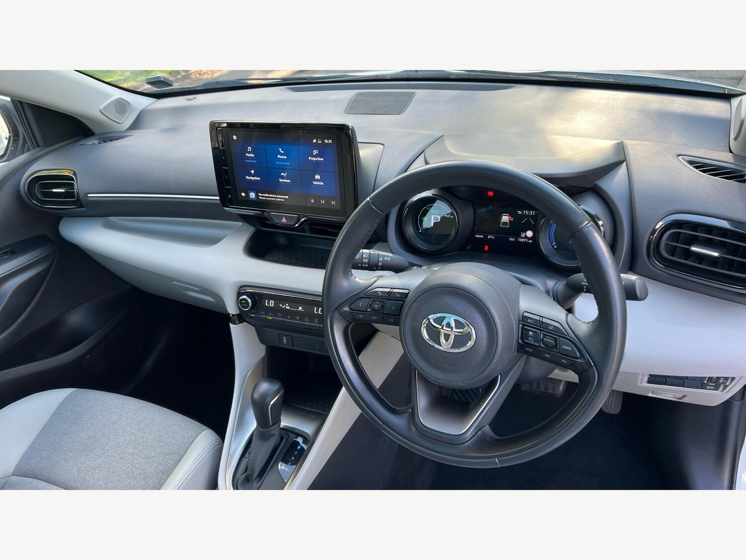 Used Toyota Yaris 2023 for sale - 76138128: Photo 8