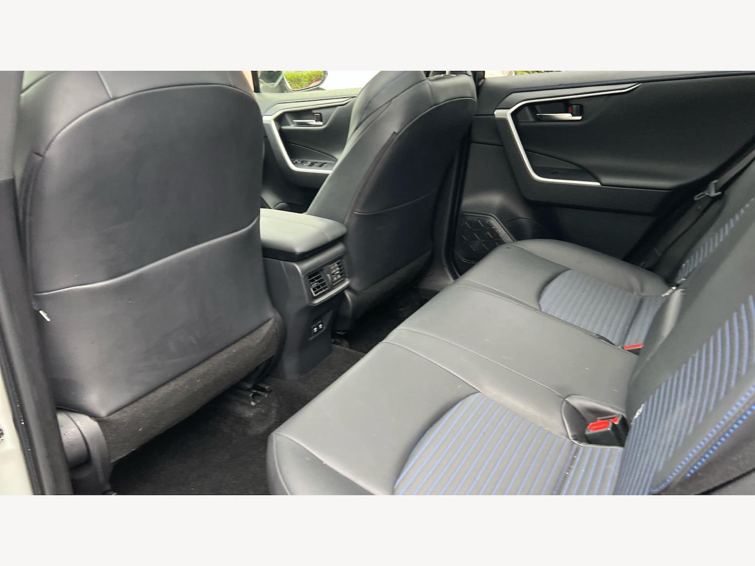 Used Toyota RAV4 2019 for sale - 76423854: Photo 15