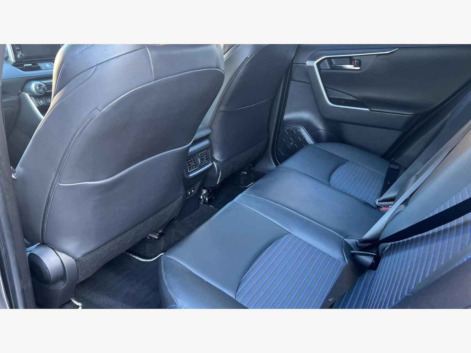 Used Toyota RAV4 2021 for sale - 76499148: Photo 15