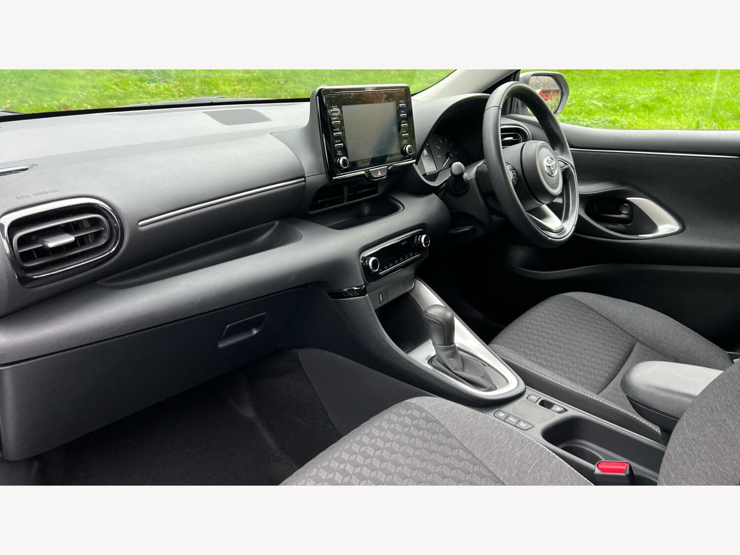 Used Toyota Yaris for sale - 76997456: Photo 12