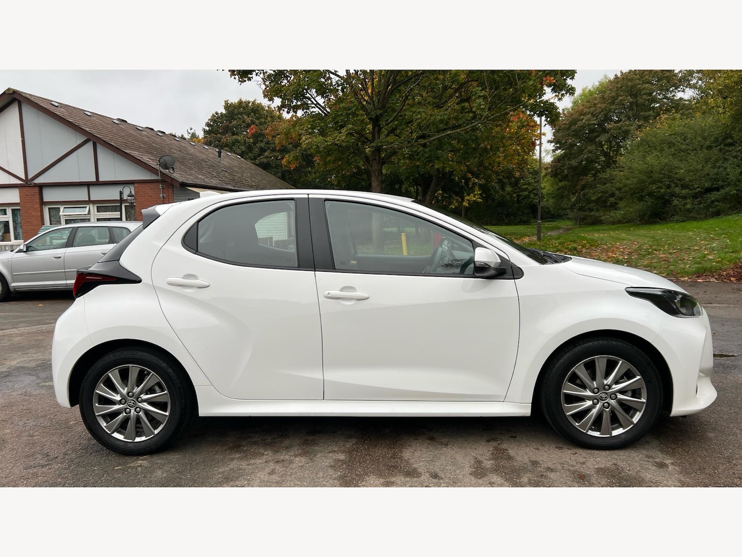 Used Toyota Yaris for sale - 76997456: Photo 18