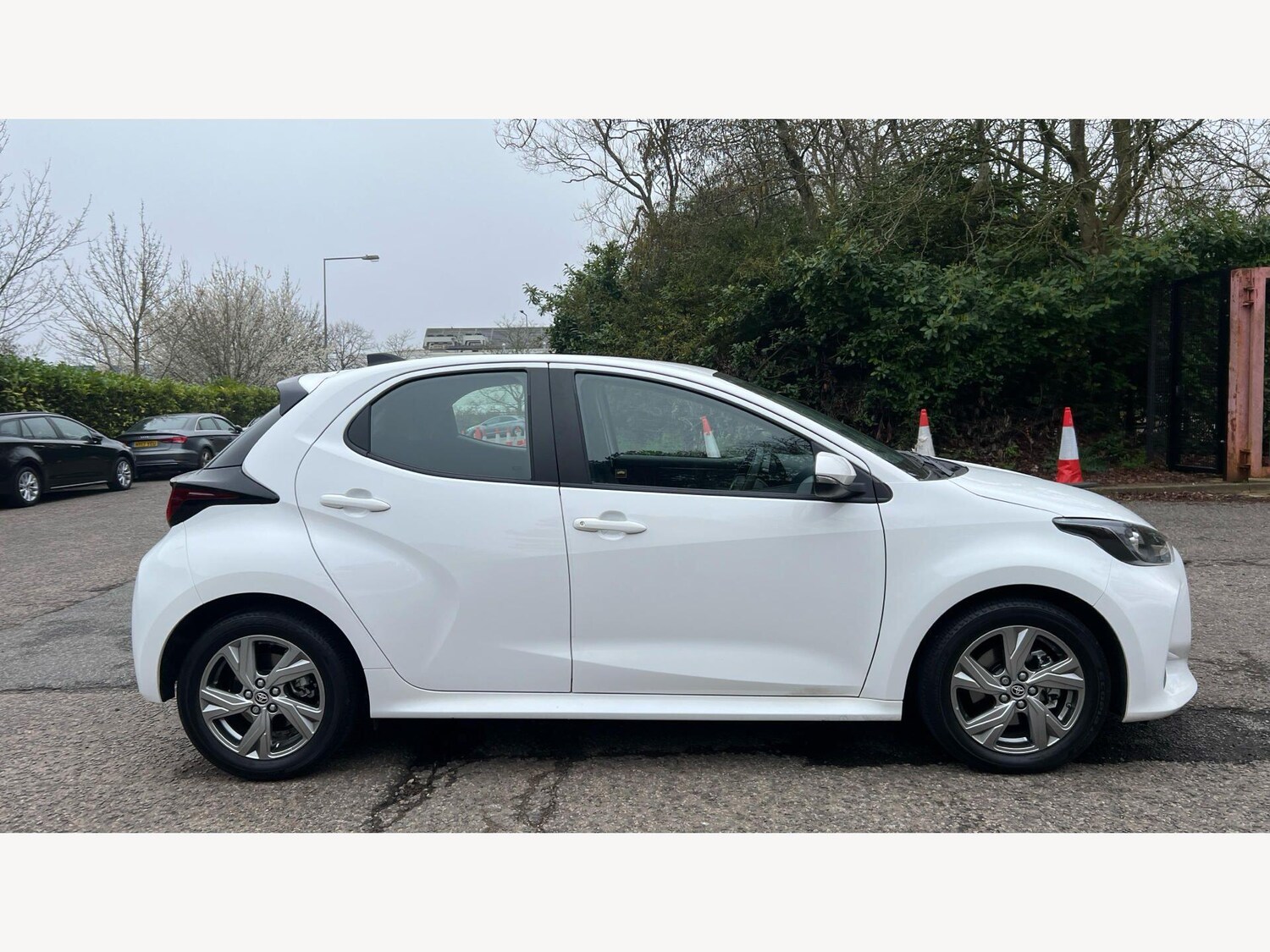 Used Toyota Yaris for sale - 77852776: Photo 18