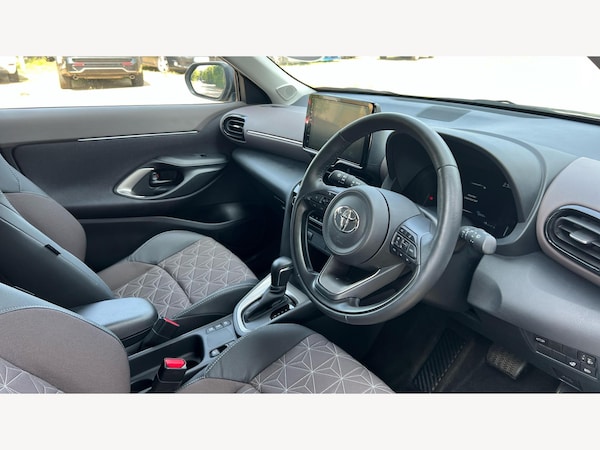 Used Toyota Yaris Cross 2023 for sale - 74704855: Photo 13