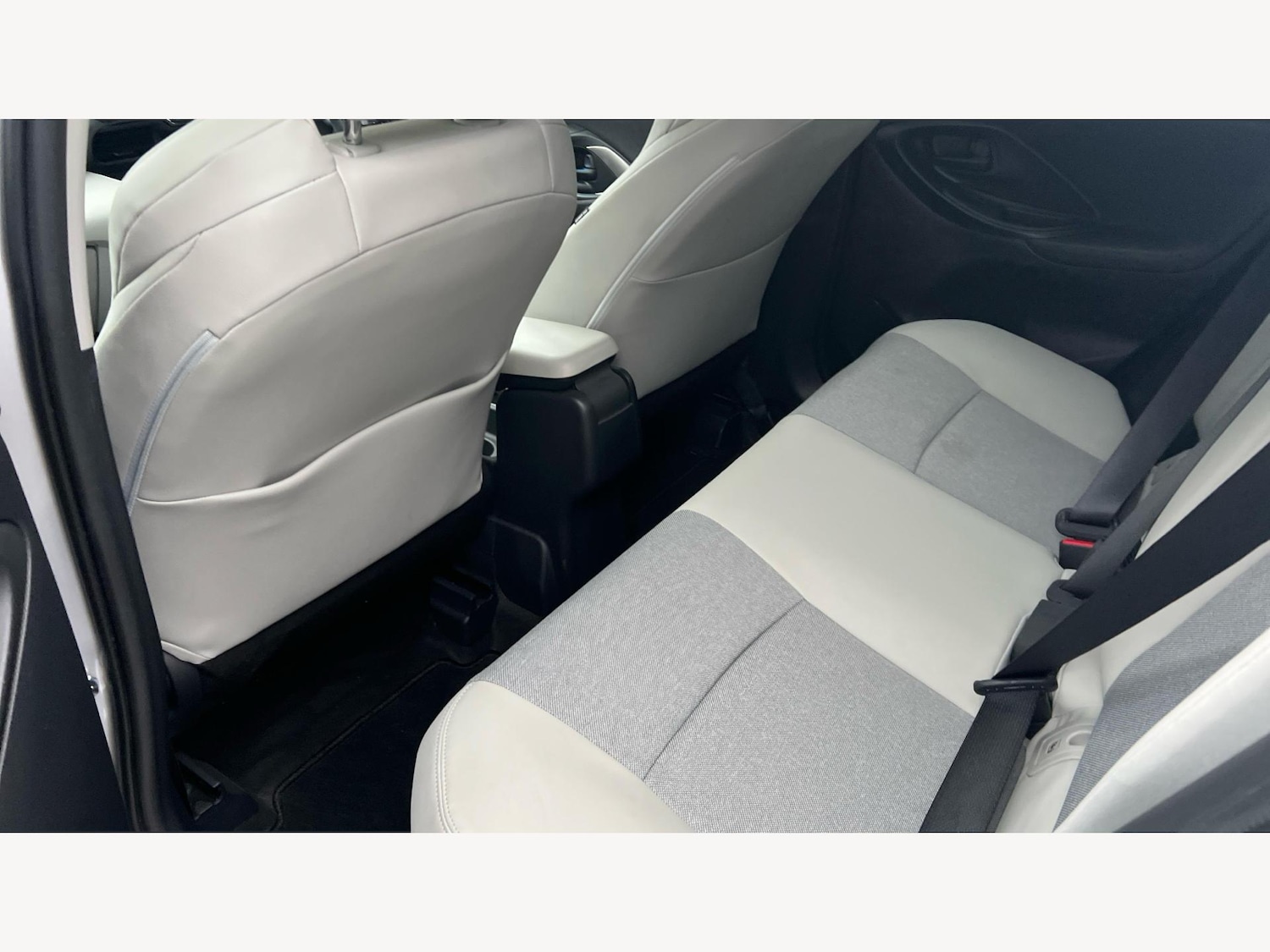 Used Toyota Yaris 2022 for sale - 77291407: Photo 15