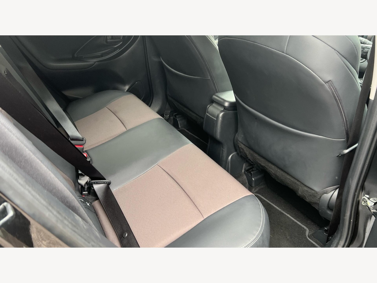 Used Toyota Yaris Cross 2024 for sale - 76425862: Photo 14