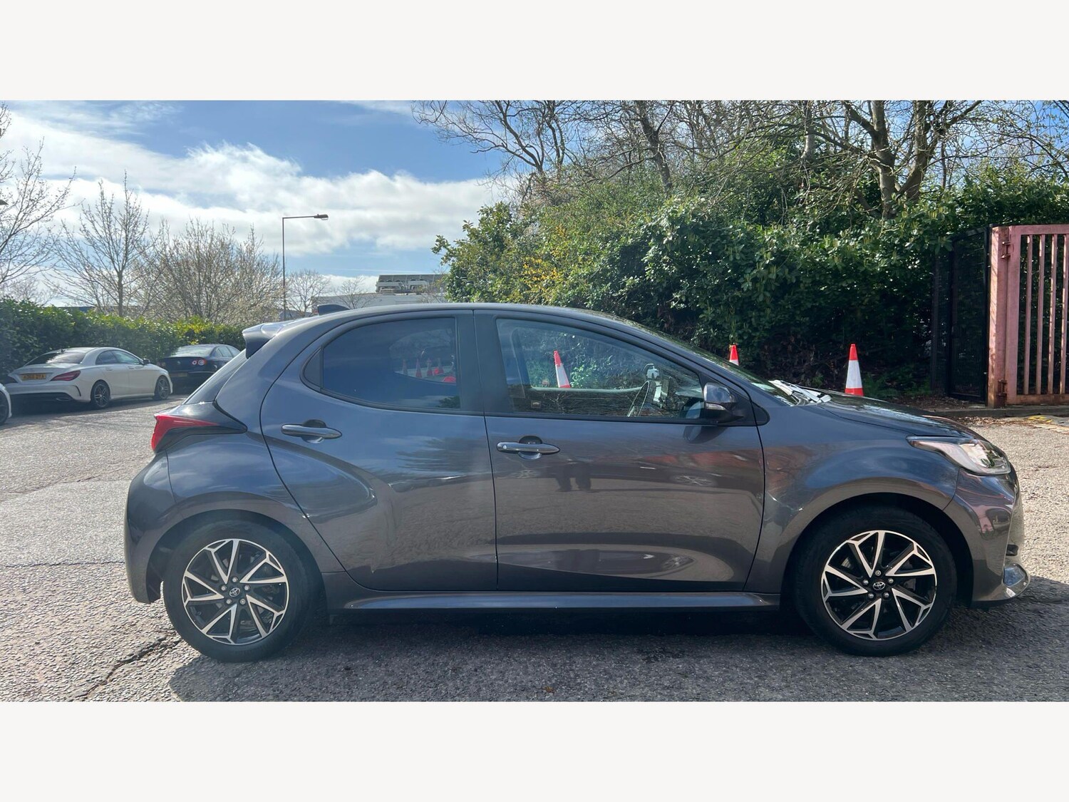 Used Toyota Yaris for sale - 77939864: Photo 18