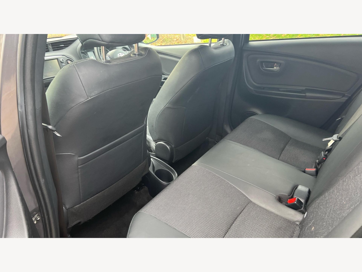 Used Toyota Yaris 2019 for sale - 76498423: Photo 15