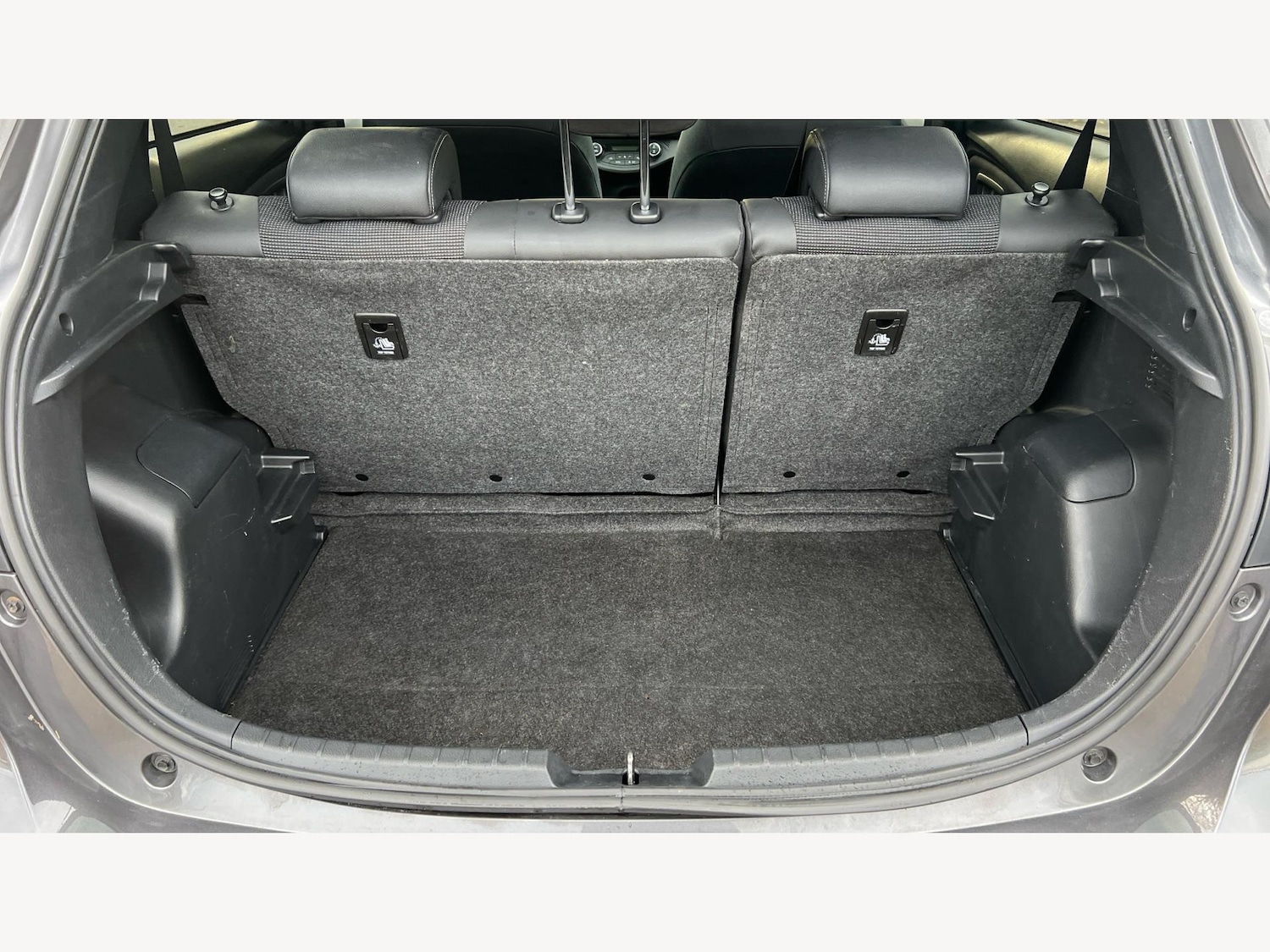 Used Toyota Yaris 2019 for sale - 76498423: Photo 16