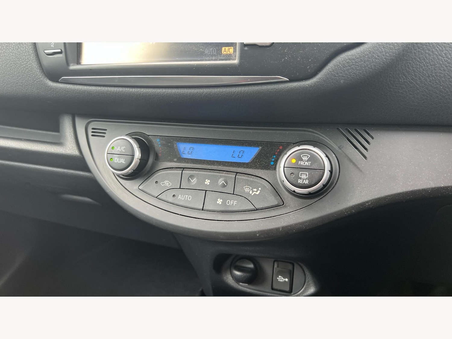 Used Toyota Yaris 2019 for sale - 76498423: Photo 24