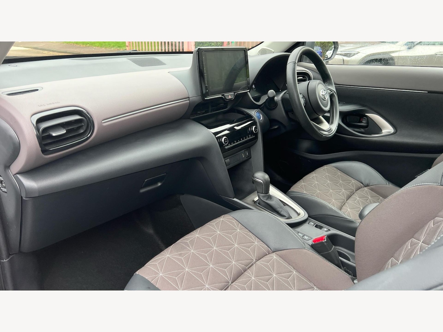 Used Toyota Yaris Cross 2022 for sale - 76613035: Photo 12