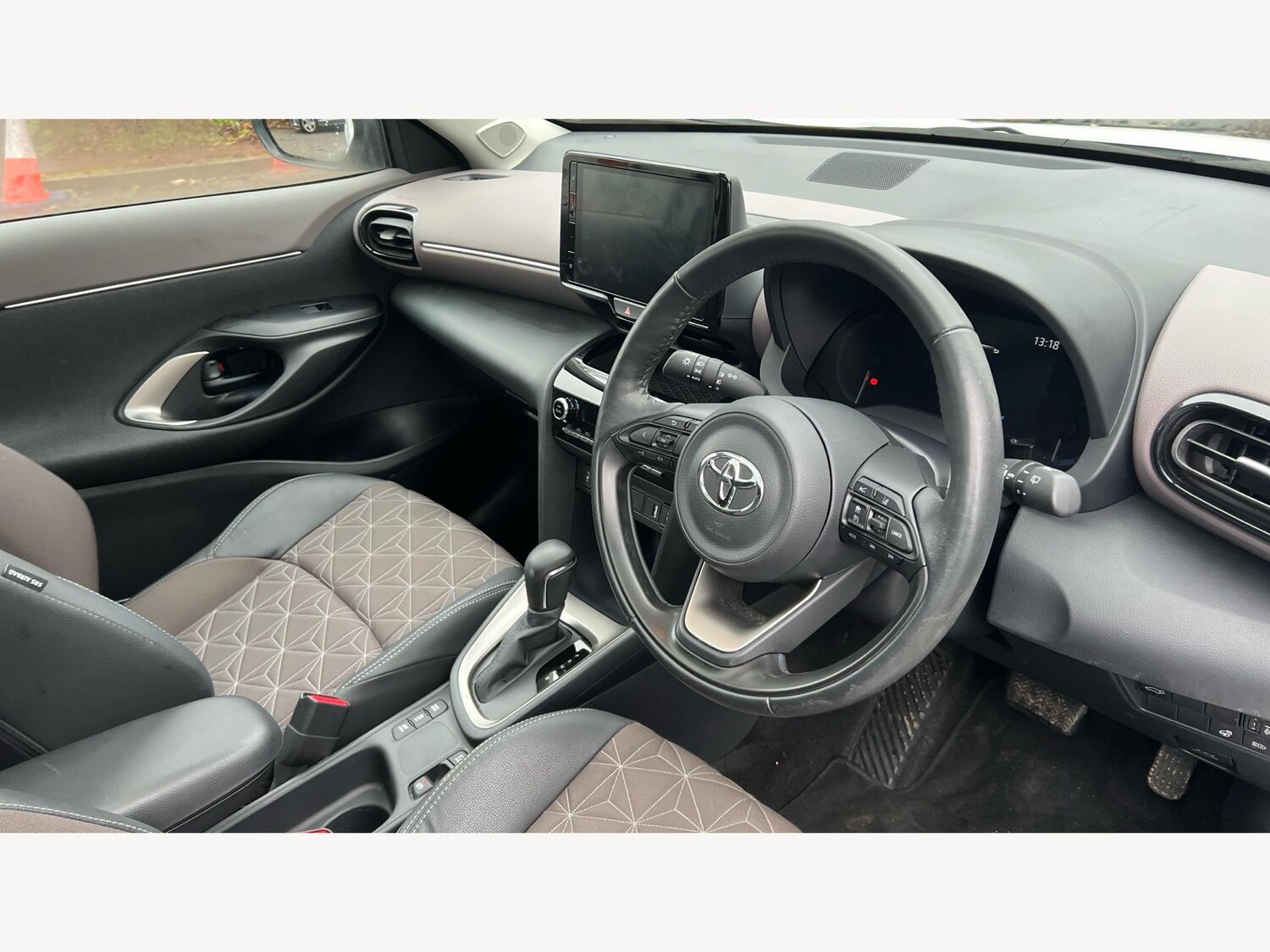 Used Toyota Yaris Cross 2022 for sale - 76613035: Photo 13