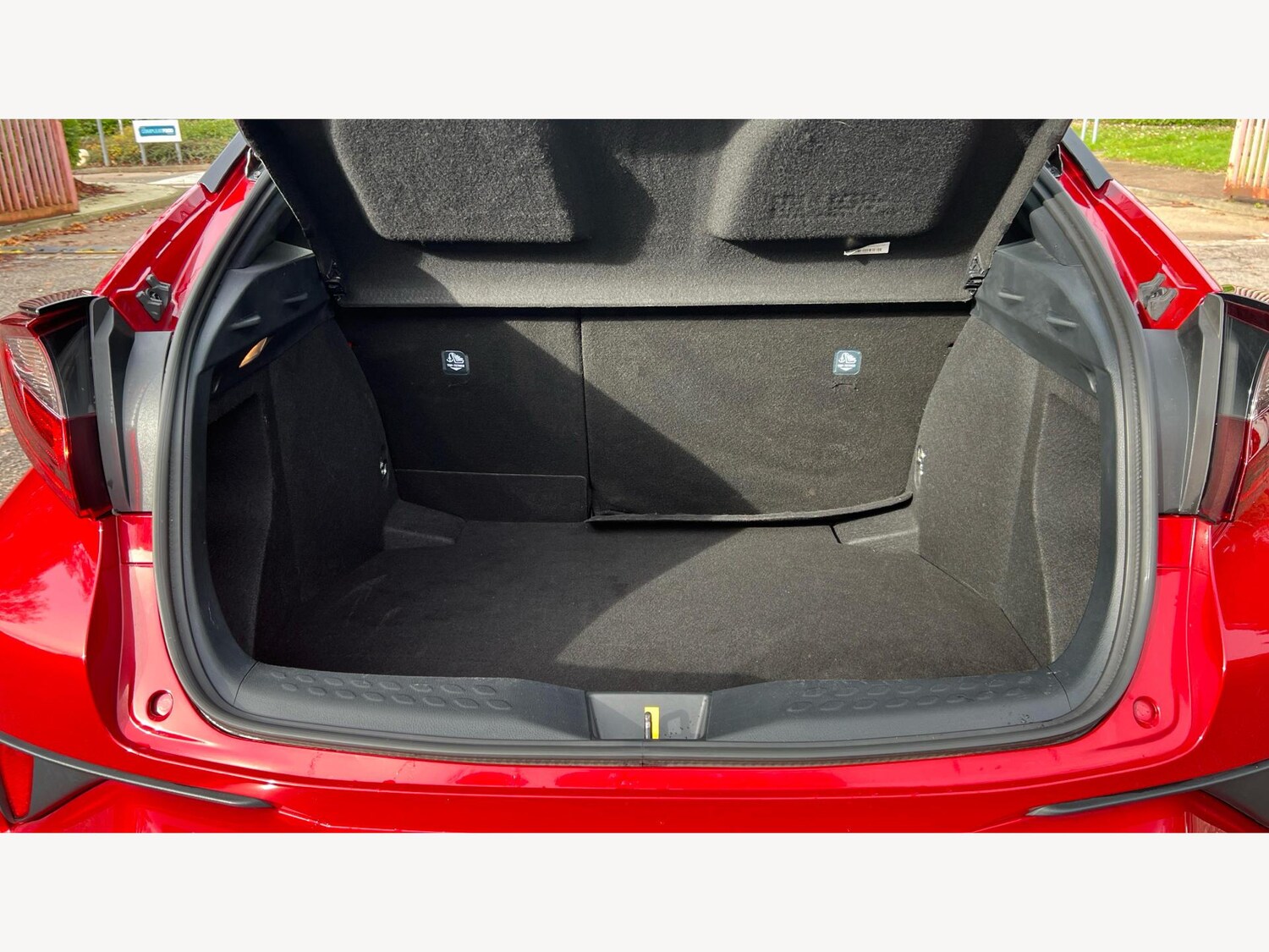 Used Toyota C-HR 2022 for sale - 76457650: Photo 16