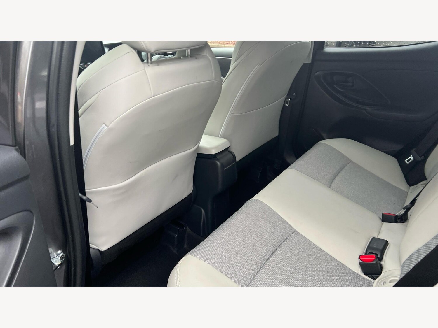 Used Toyota Yaris 2022 for sale - 77524701: Photo 15