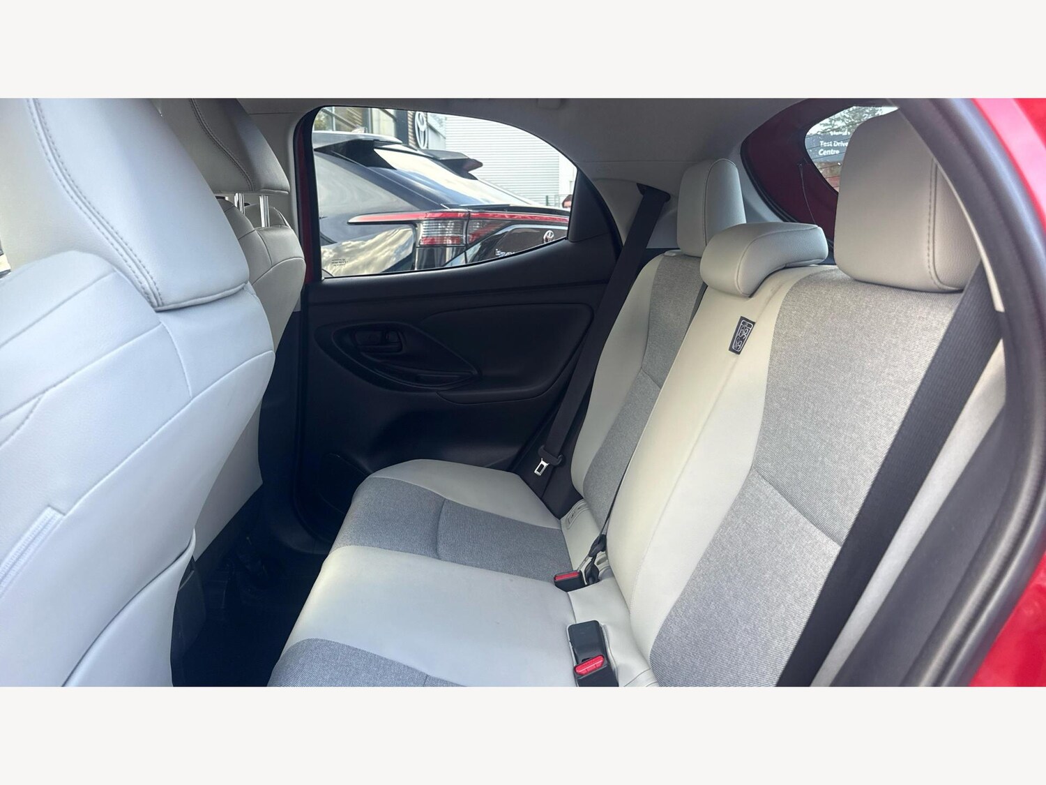 Used Toyota Yaris 2022 for sale - 76992025: Photo 15