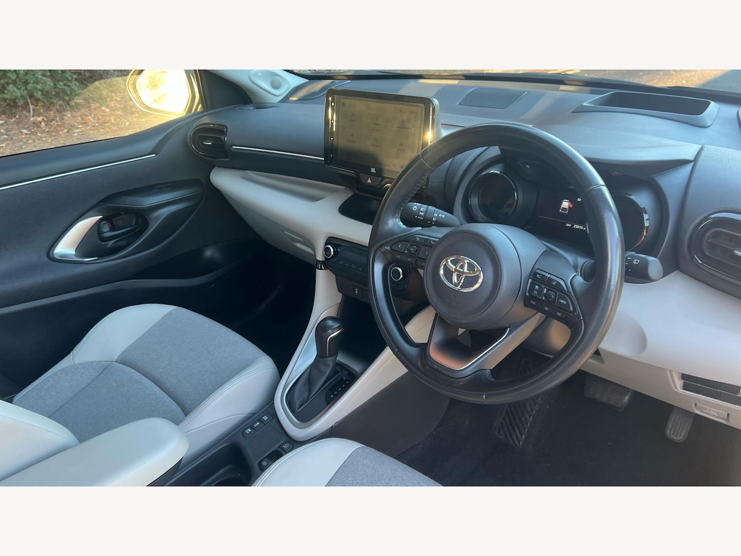 Used Toyota Yaris 2022 for sale - 77120503: Photo 13