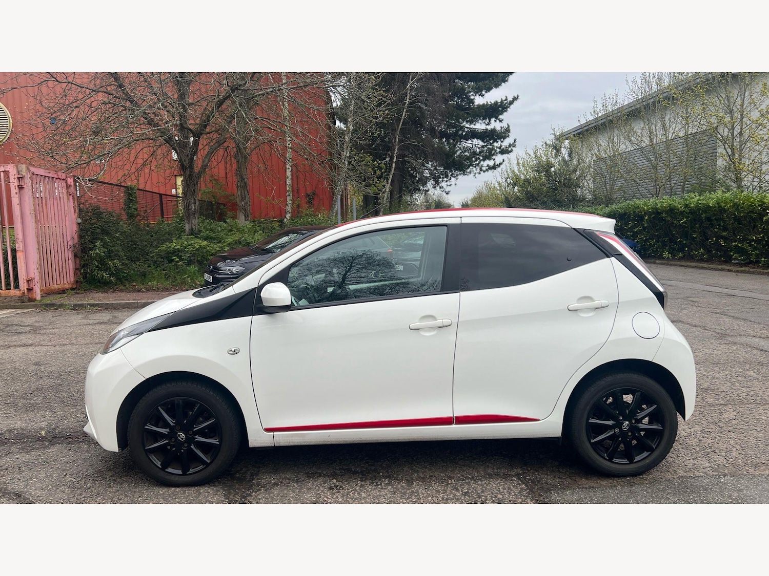 Used Toyota AYGO for sale - 78128132: Photo 26