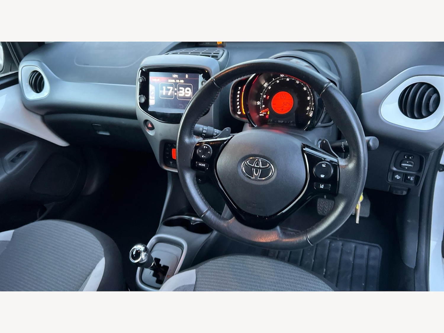Used Toyota AYGO 2021 for sale - 76424711: Photo 8