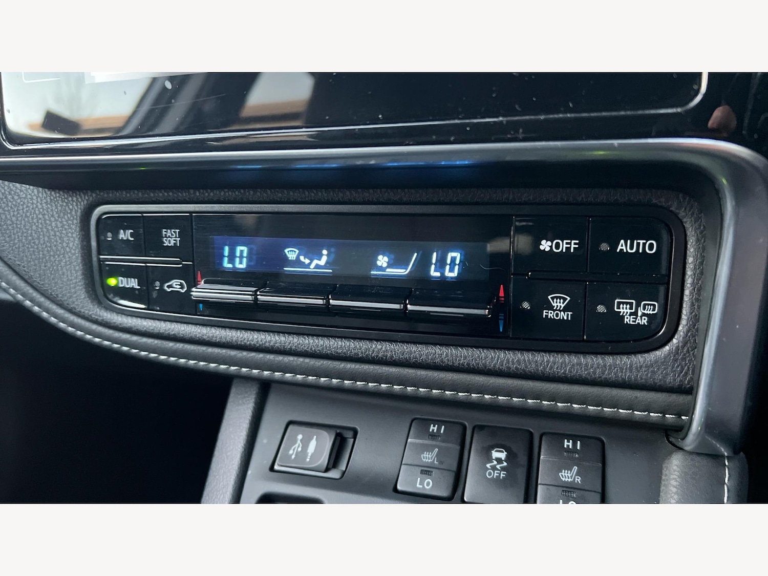 Used Toyota Auris 2018 for sale - 77359097: Photo 24