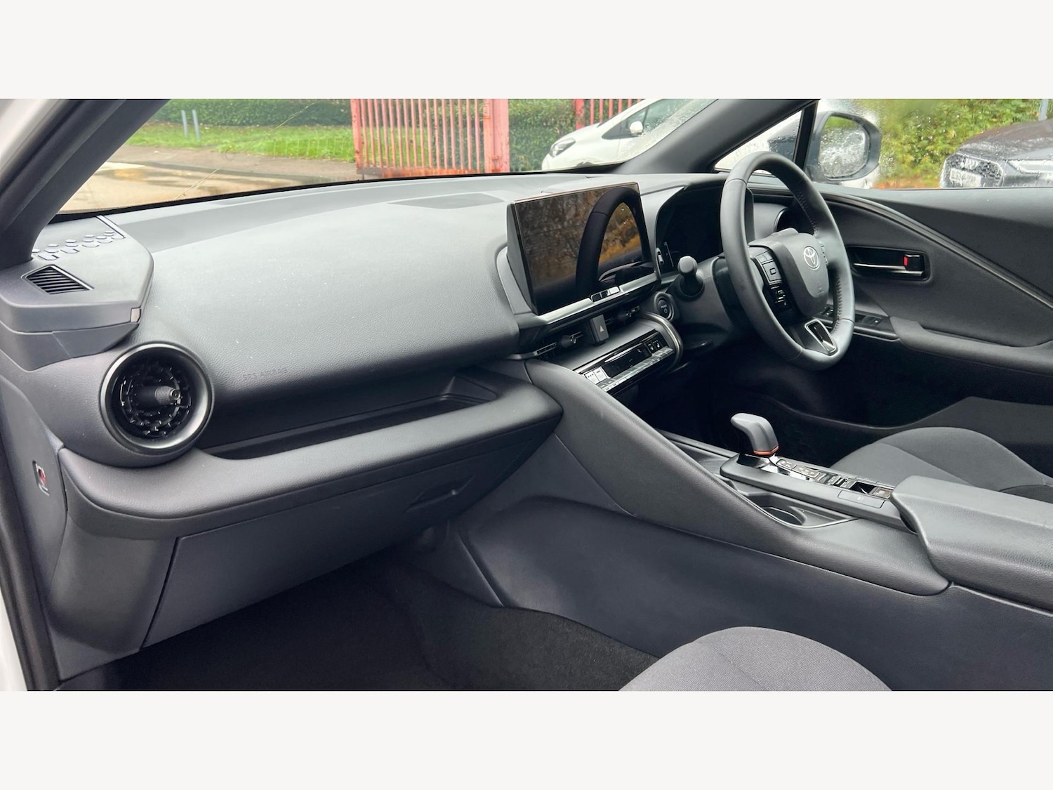 Used Toyota C-HR 2024 for sale - 77440401: Photo 12